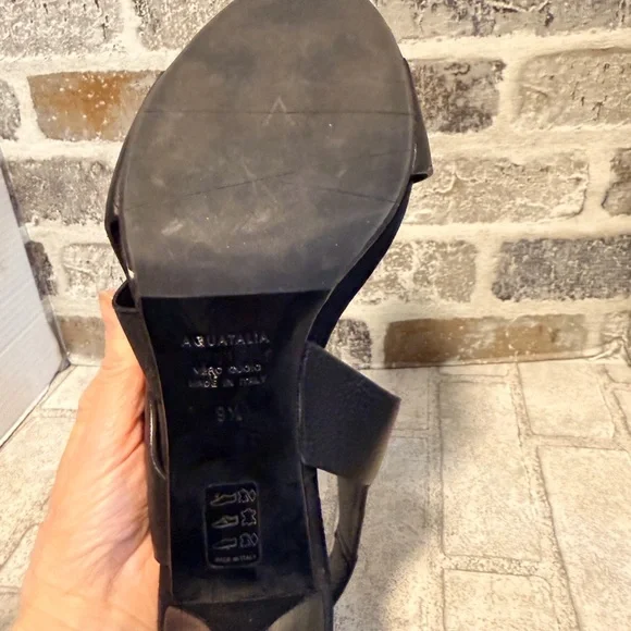 AQUATALIA BRENNAN OPEN TOE
SANDAL 9.5 black Strappy heels - Picture 9 of 9